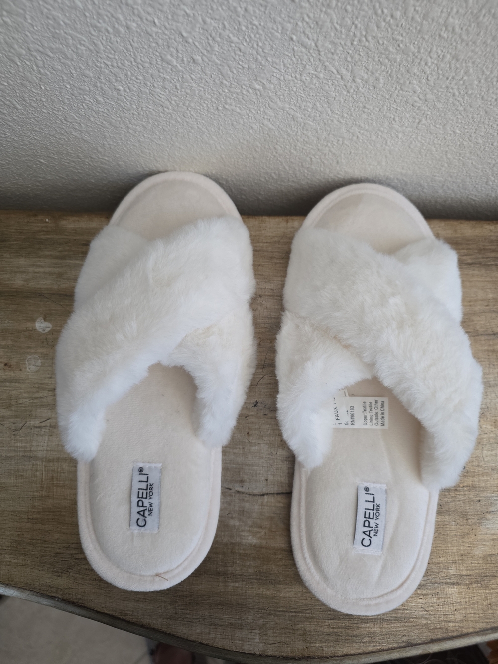 Capelli of New York Women's Ivory Plush Crisscross Slide Slippers Size XL
